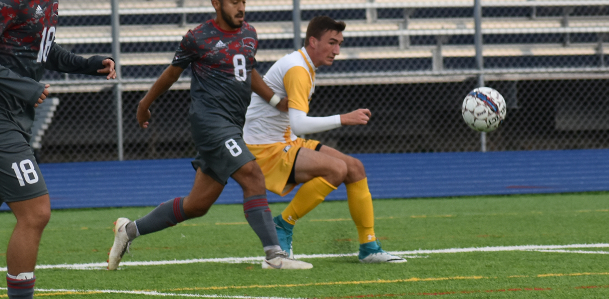 Opportunistic Pioneers shut down Mustangs