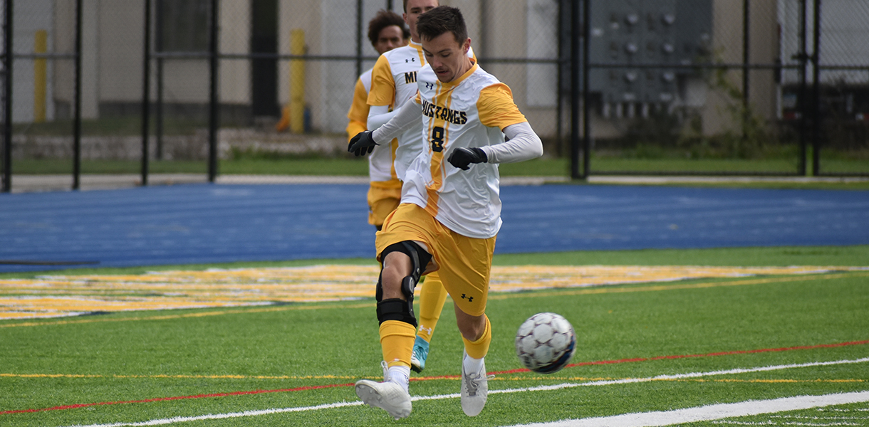 Top-seeded Eagles too much for Mustangs