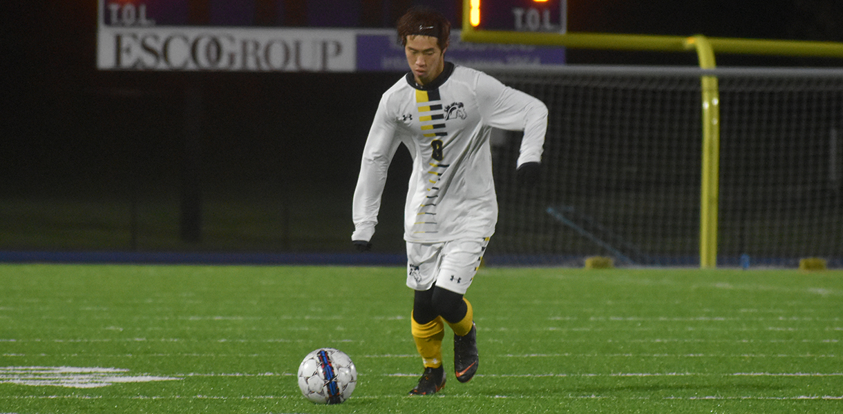 Mustangs battle top-ranked Eagles