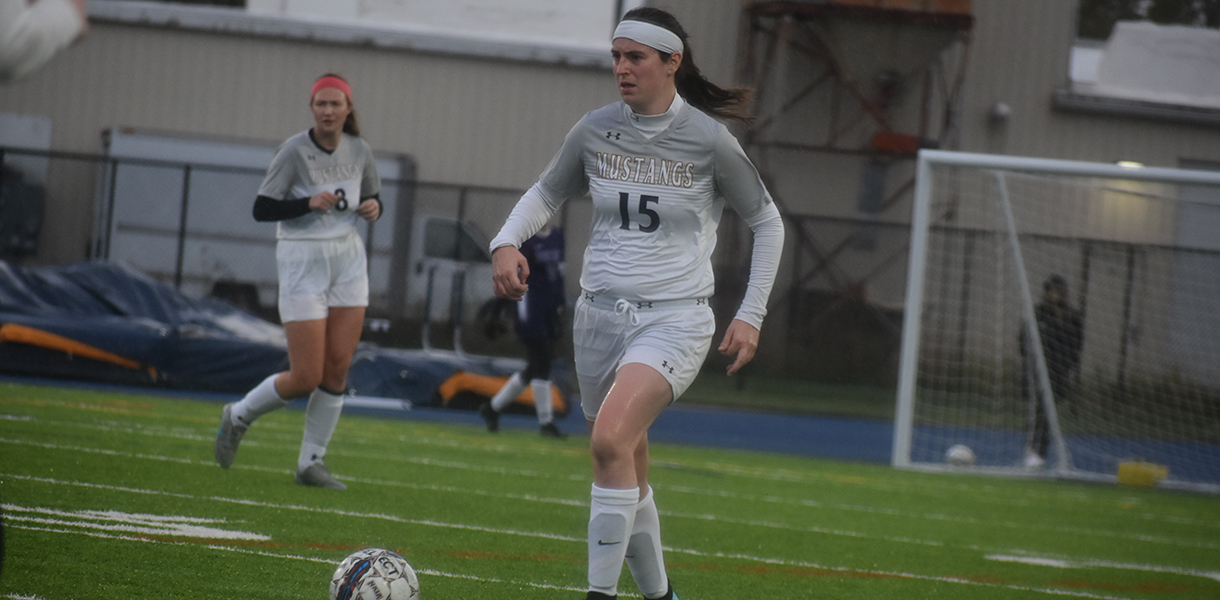 Statesmen edge Mustangs