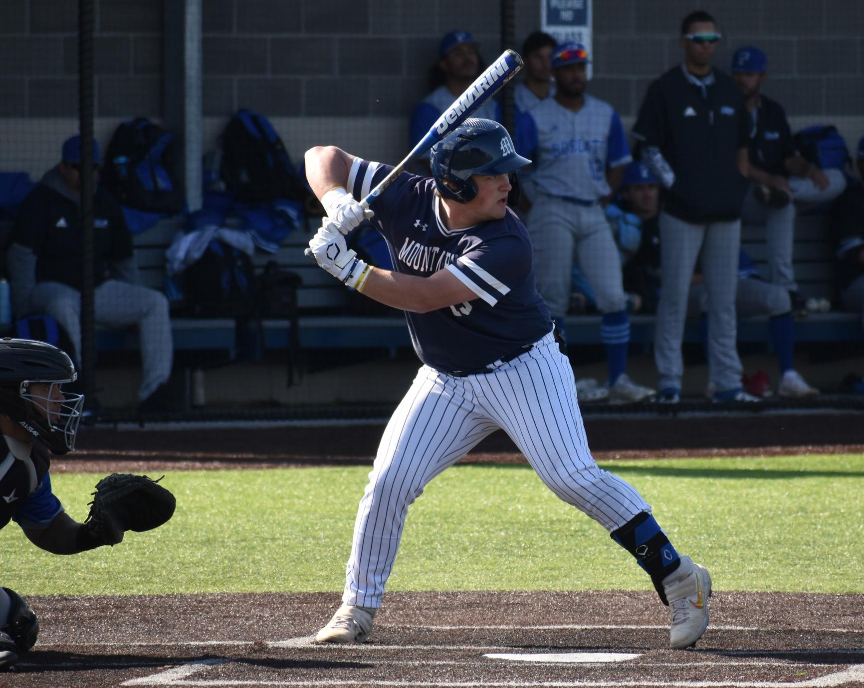 Long ball propels Mustangs to series win