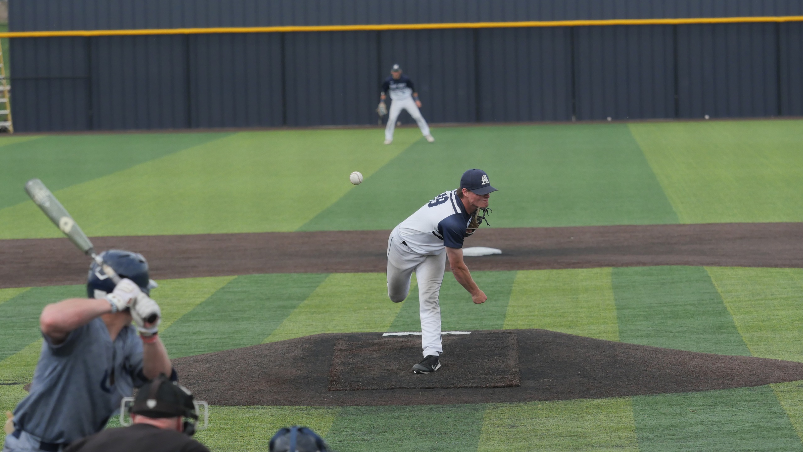 Home Runs Key in Mustang Sweep