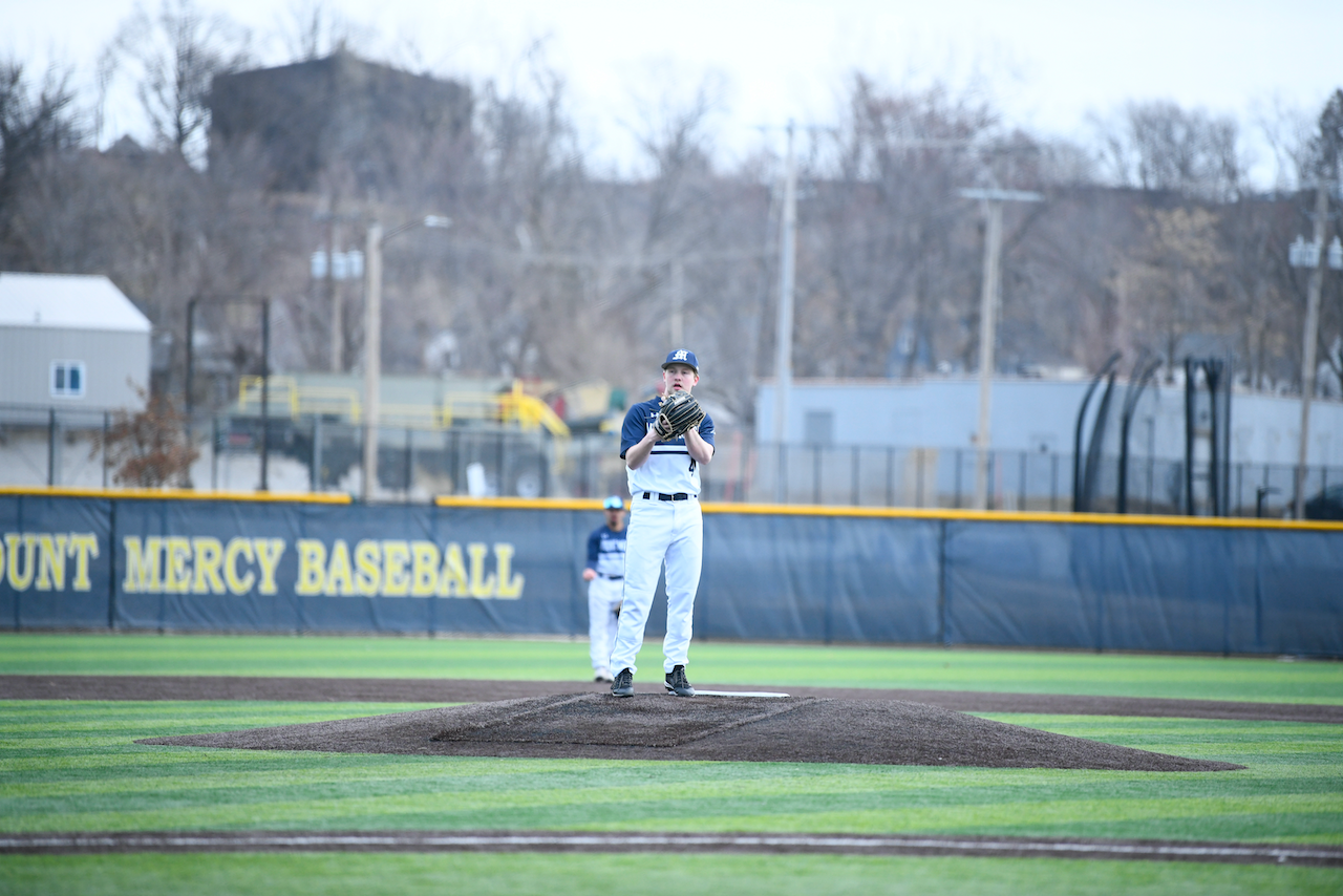 Schwab Stays Undefeated; Mustangs Sweep Vikings