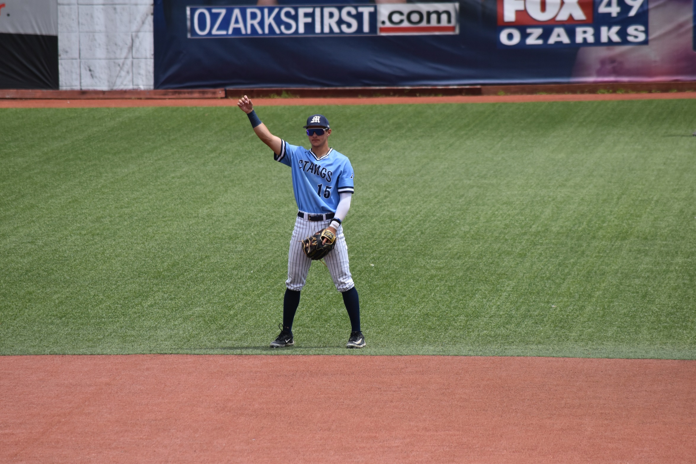 Mustangs Split First Two Games of Heart Tournament