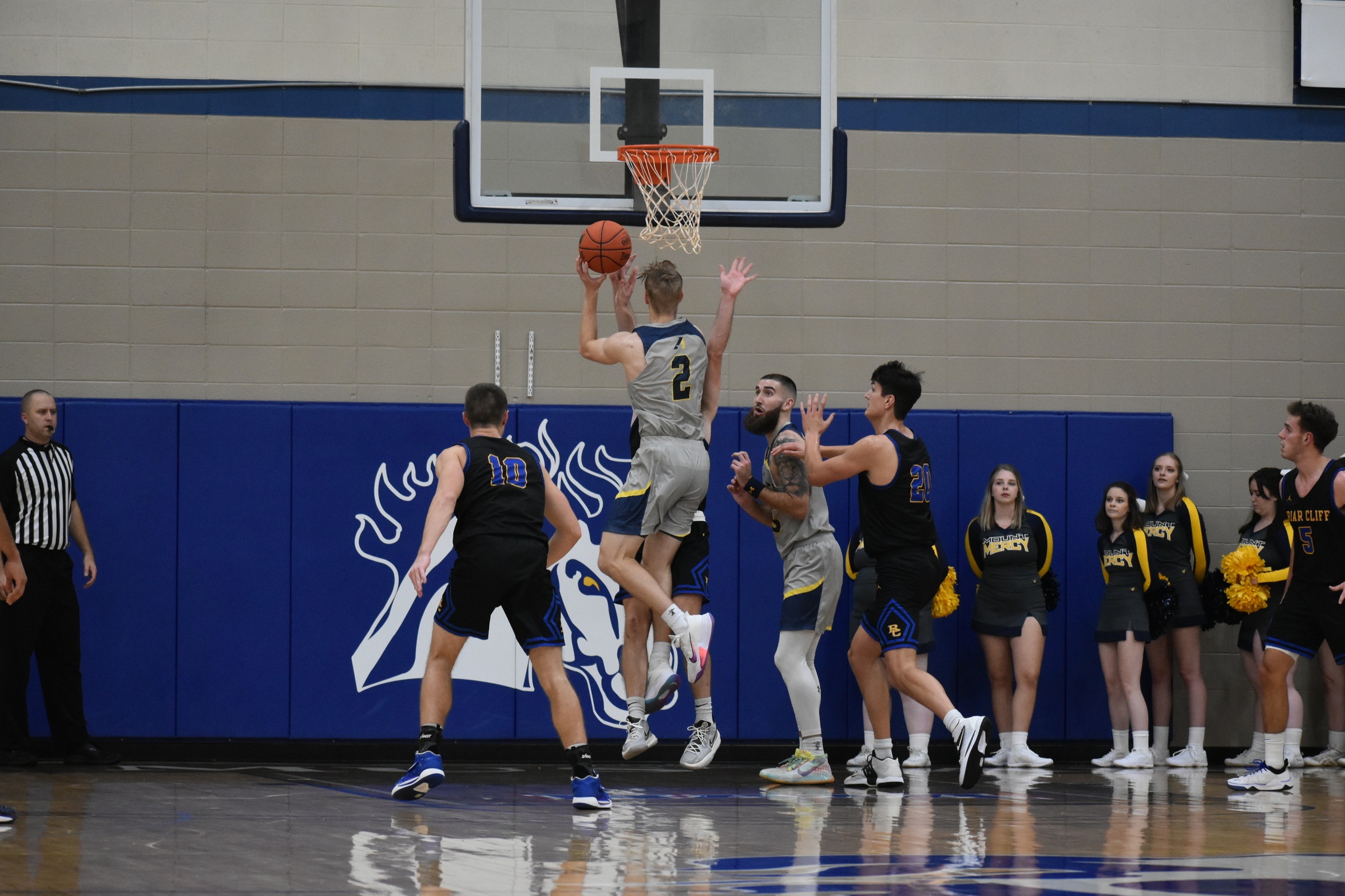 Cougars edge Mustangs
