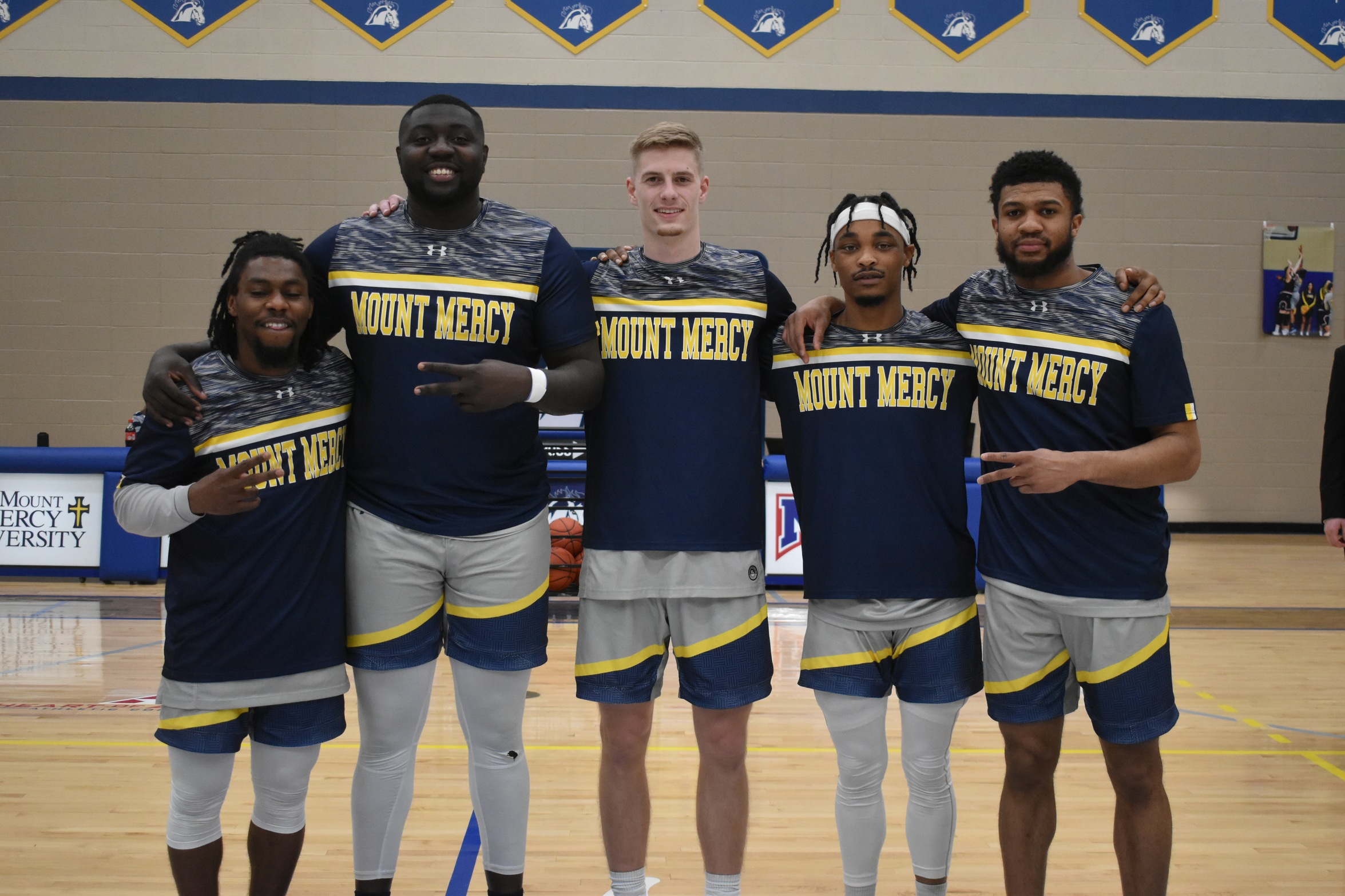 Mustangs stumble in home finale, head to Evangel for Heart quarterfinal