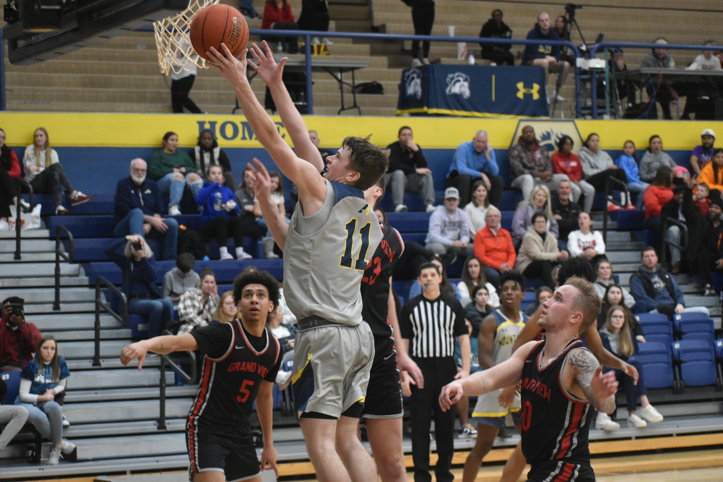 Mustangs fall to lights out Vikings