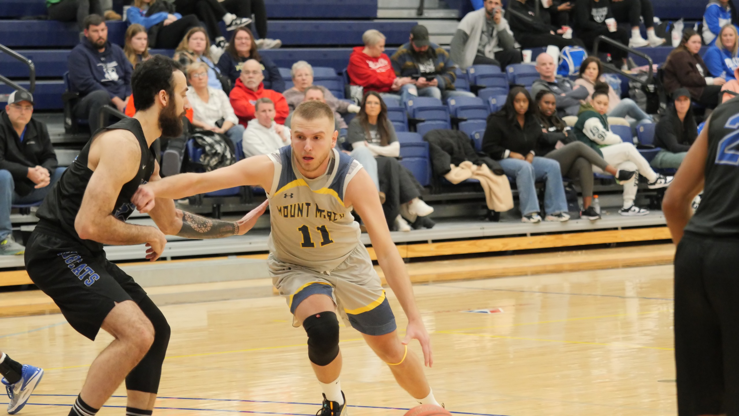 Mustangs escape with road win at Park
