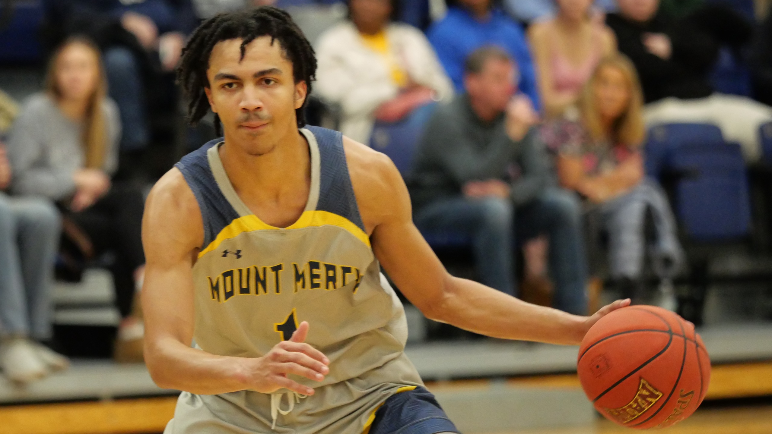 Mustangs rebound from halftime deficit to defeat Ravens