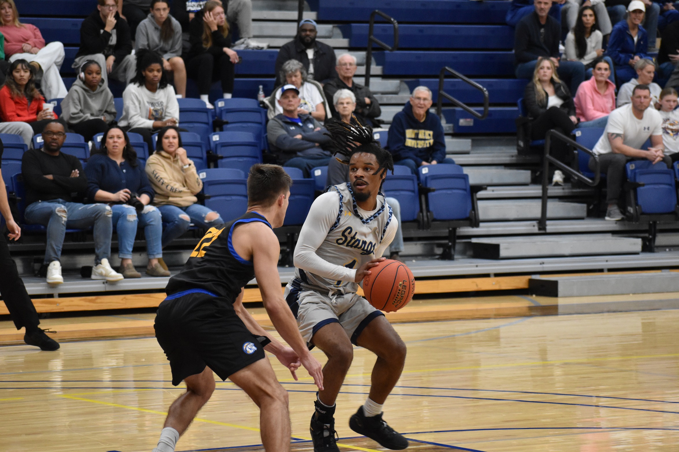 Mustangs Fall to Peru State to Start 2025