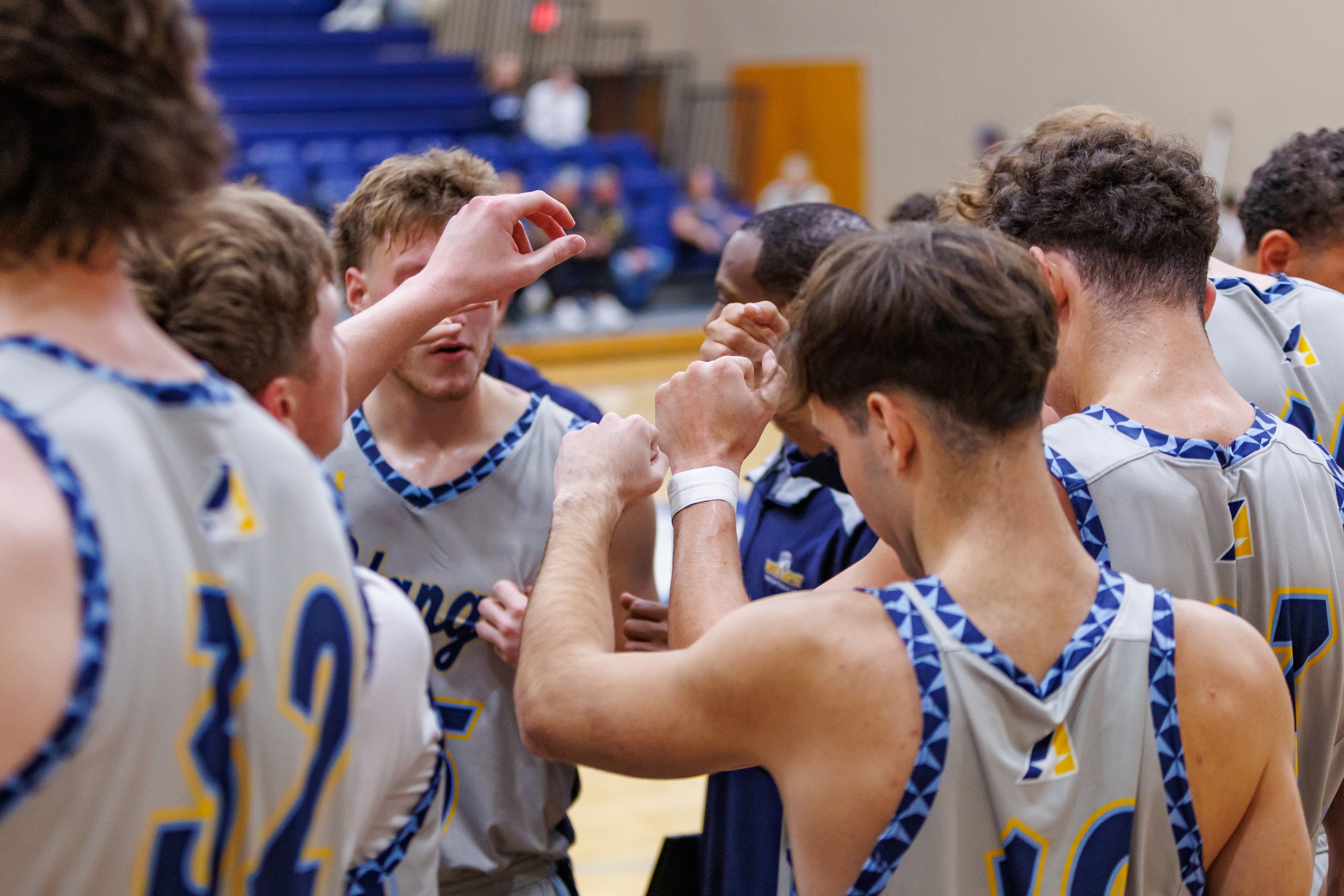 Mustangs Make It Four of Last Five with Win Over Viterbo