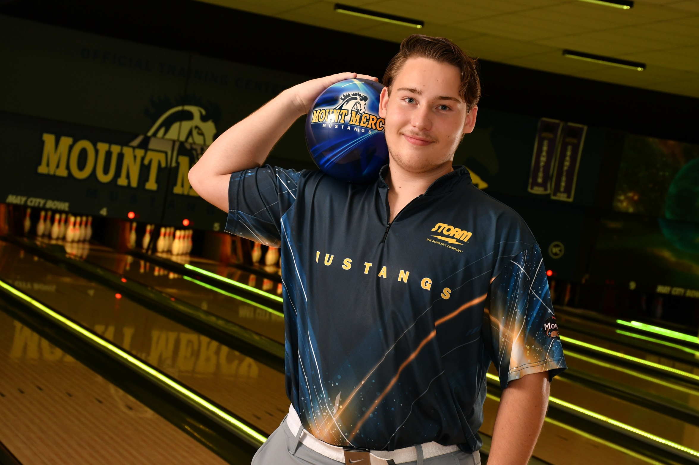 Men's Bowling Places Three Top Bowlers in Top Six; Leads Day One of Warhawk Open