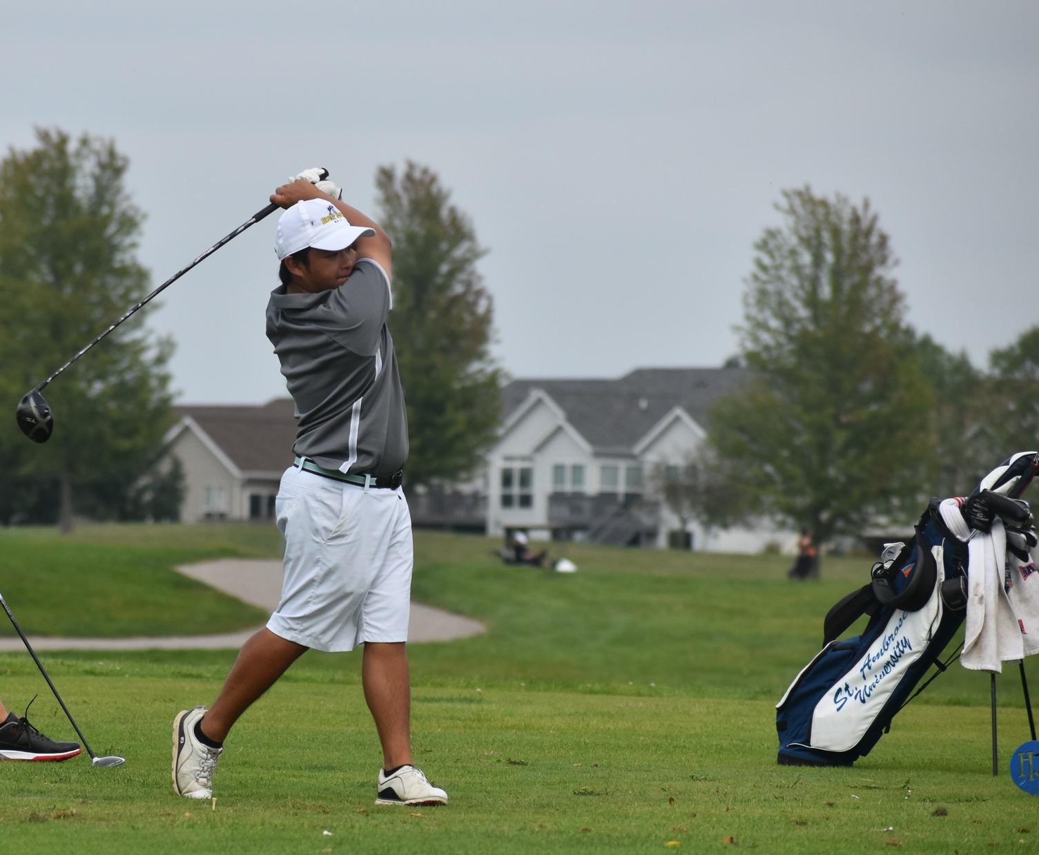 Yong ties for second after playoff hole in season debut