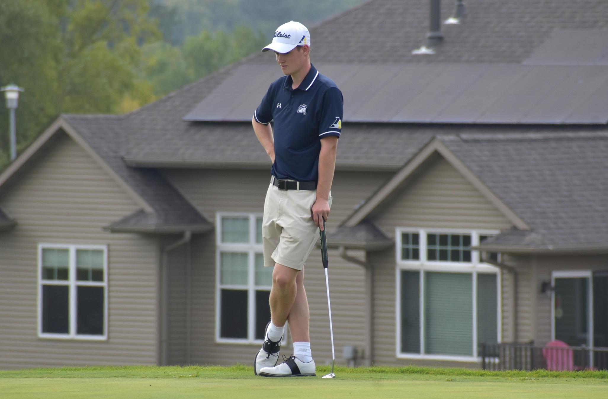 Baker leads Mount Mercy to fifth place
