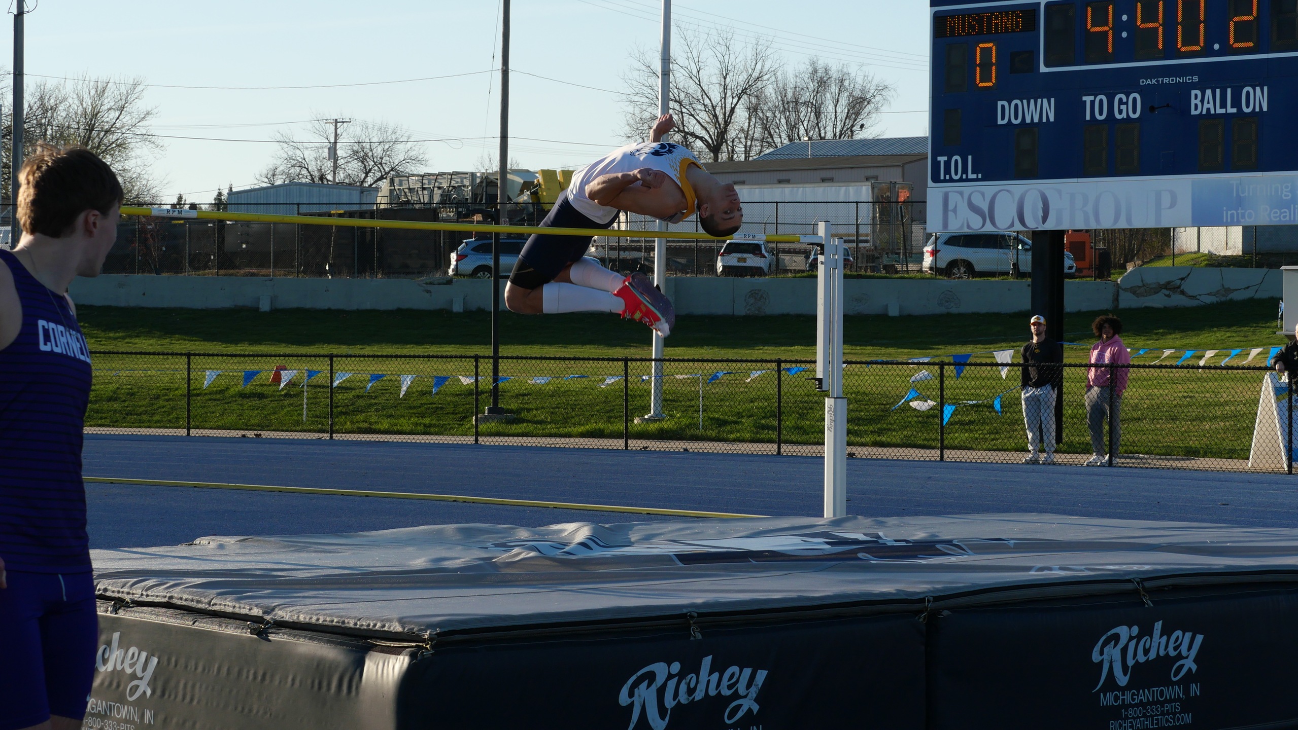 Mount Mercy Excels at Mustang Distance Carnival