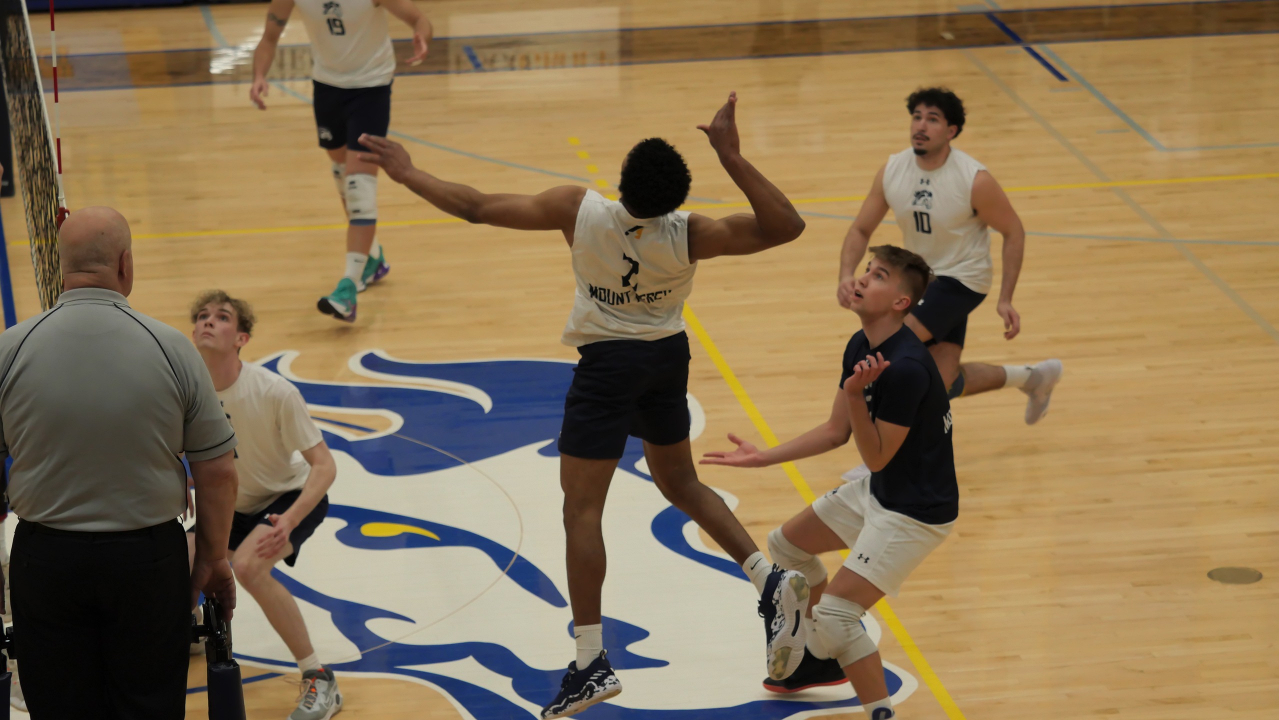 Mustangs dominate eighth-ranked Pirates