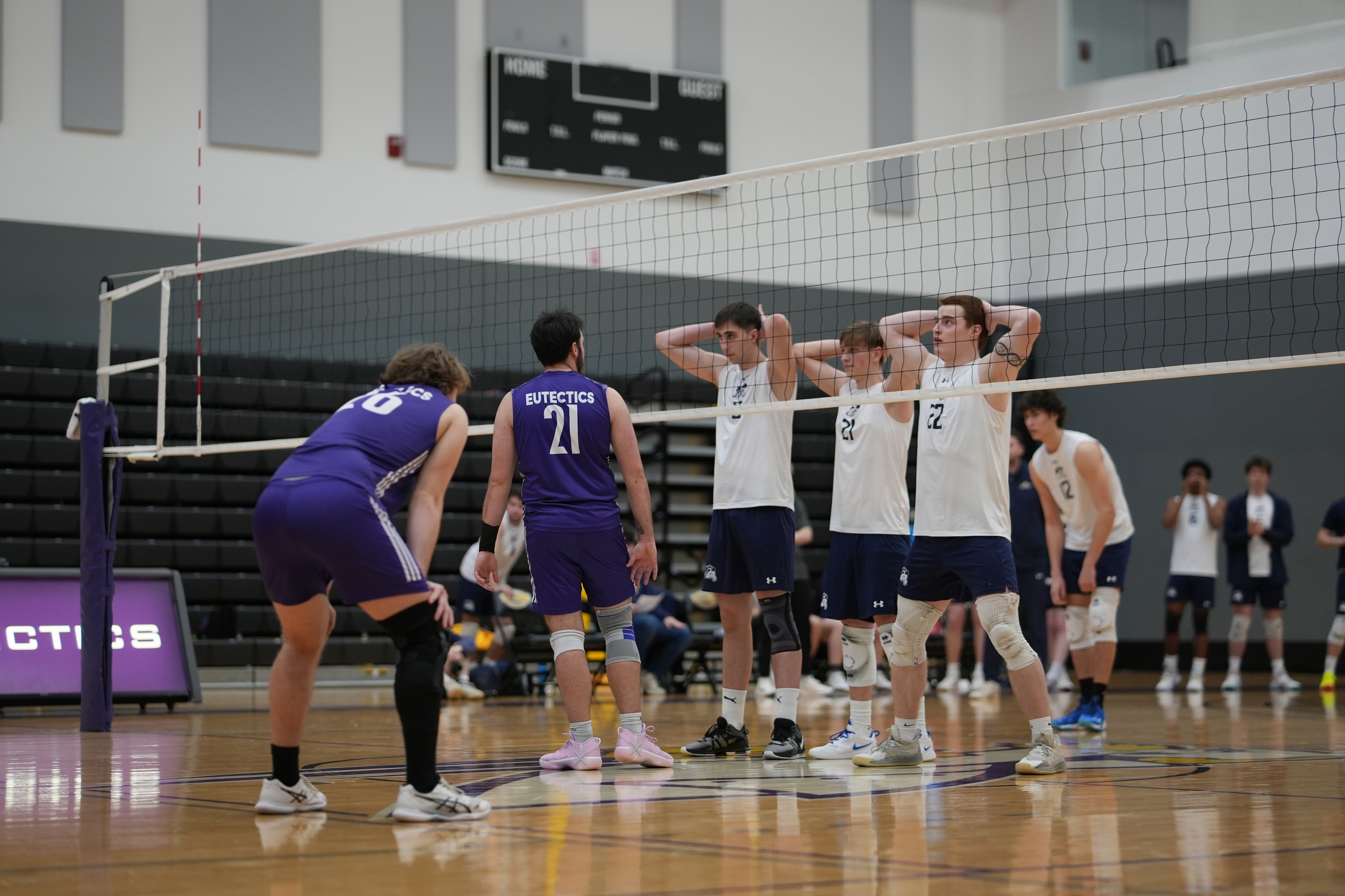 Mustangs Extend Win Streak with Sweep of Yellowjackets