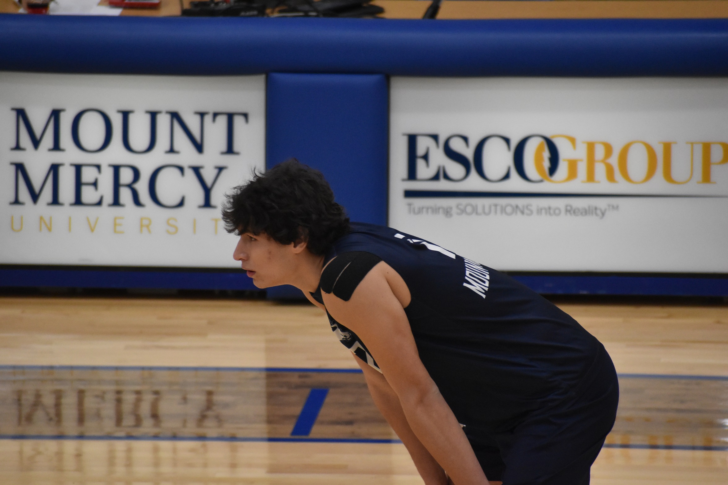 Mustangs Sweep V-Hawks in Season Opener