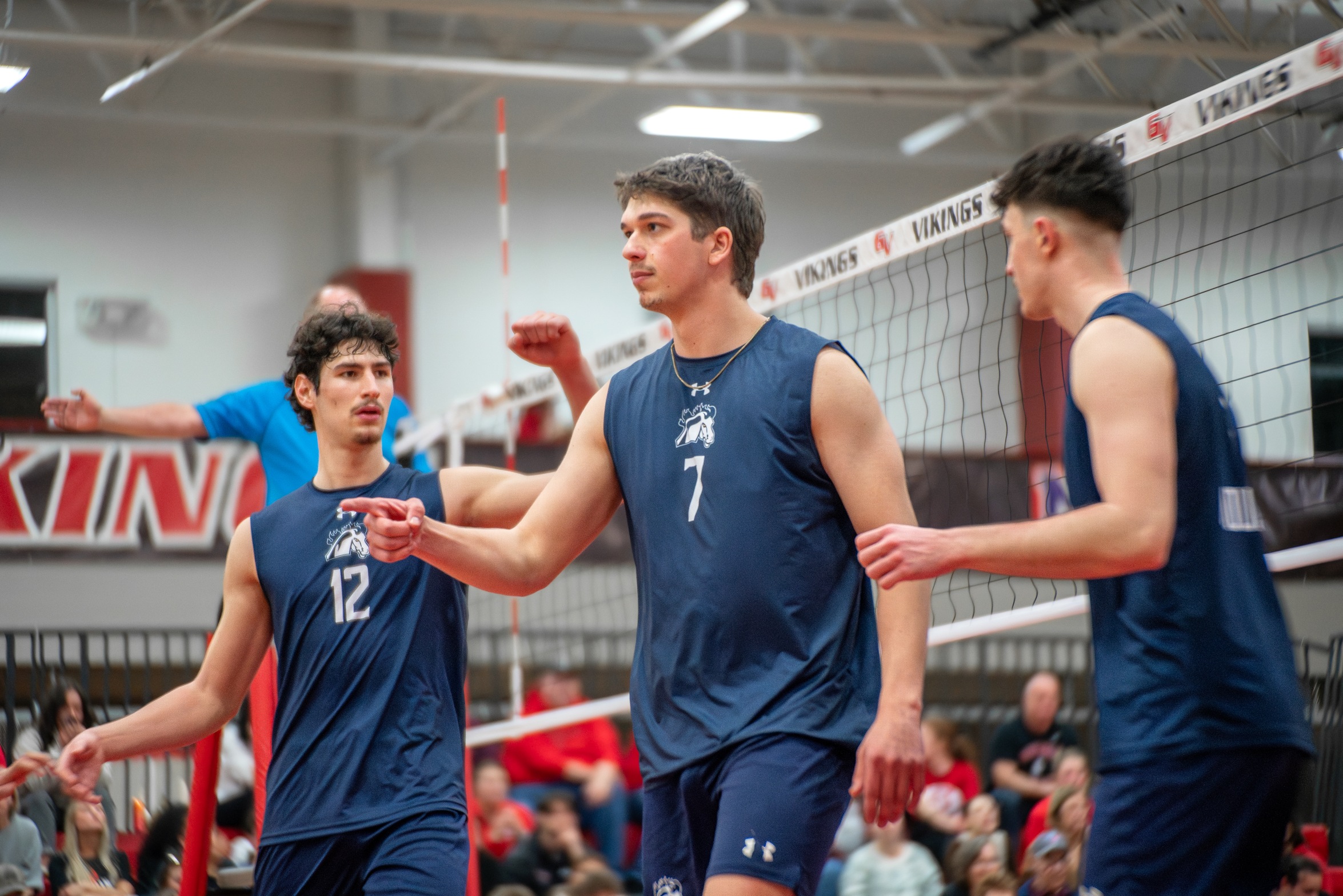 Mustangs Triumph Against UHSP in Four Sets