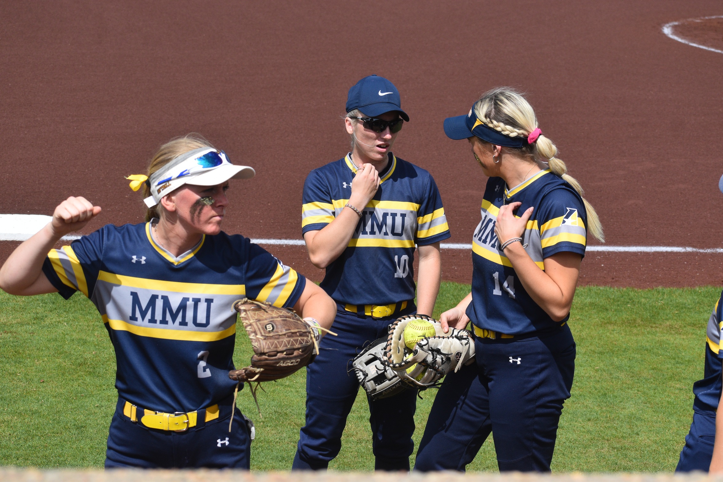 Mustangs Drop Two in Florida