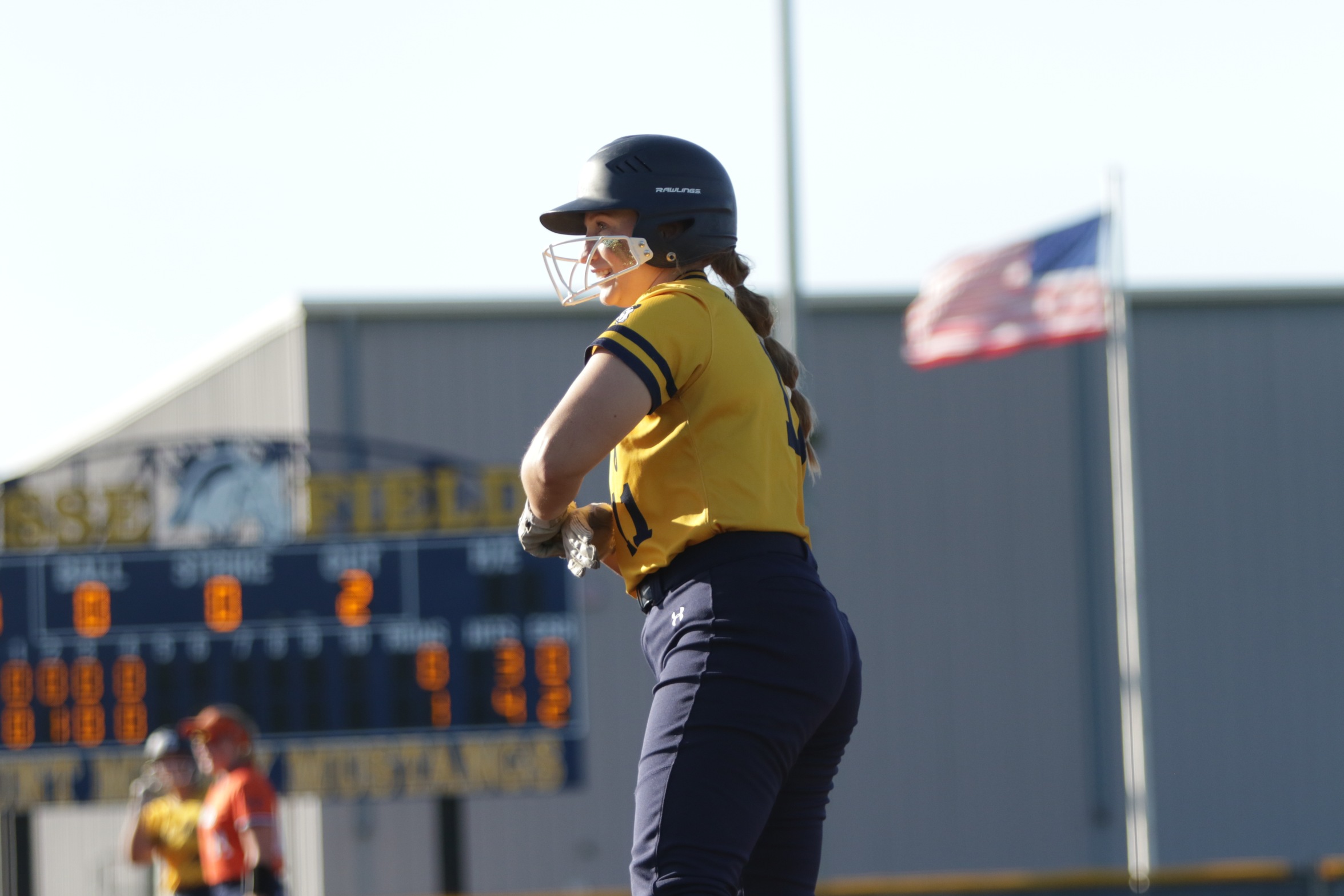 Mustangs Edge Cougars, Fall to Storm in Weekend Doubleheader