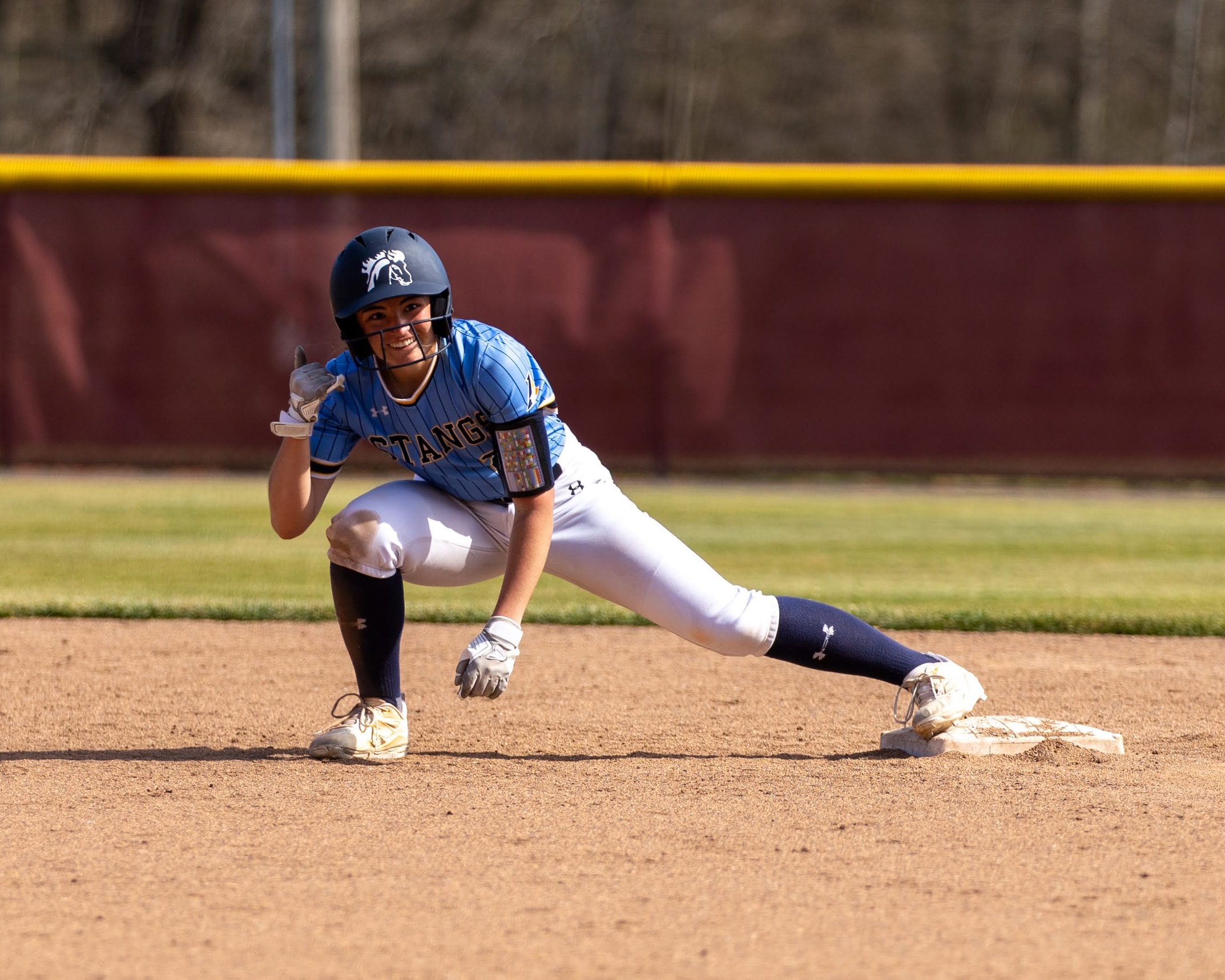 Mustangs Use Big Innings to Secure Road Sweep Over Vikings