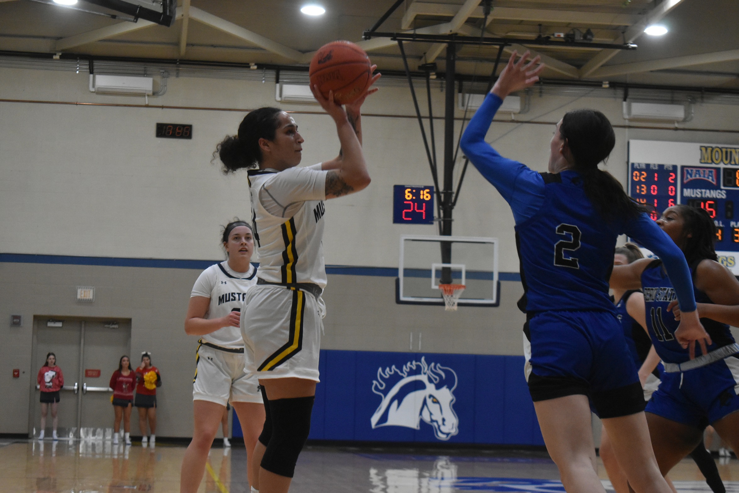 Valor control tempo, defeat Mustangs