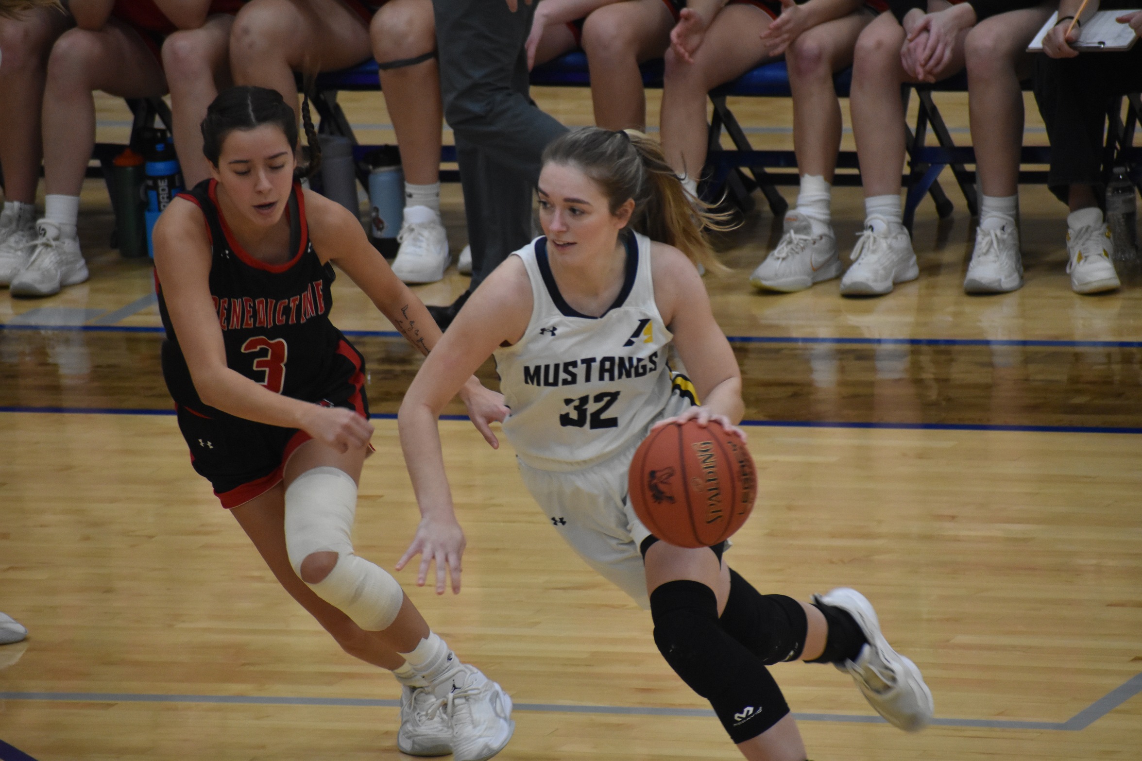 Eagles Soar Past Mustangs in Regular Season Finale