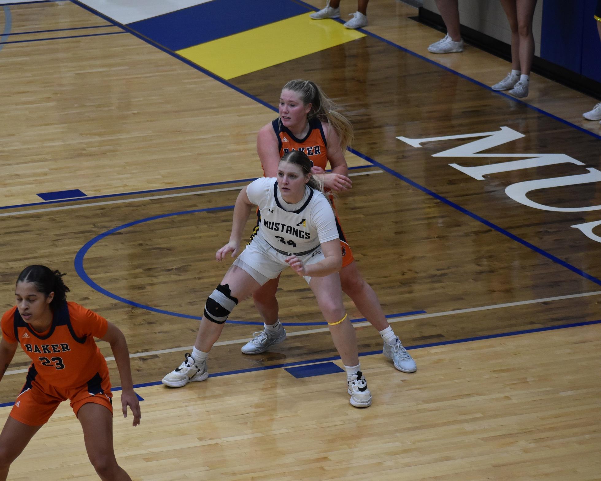 Vanzant's Career Game Propelled a Mustang Victory Over Wildcats