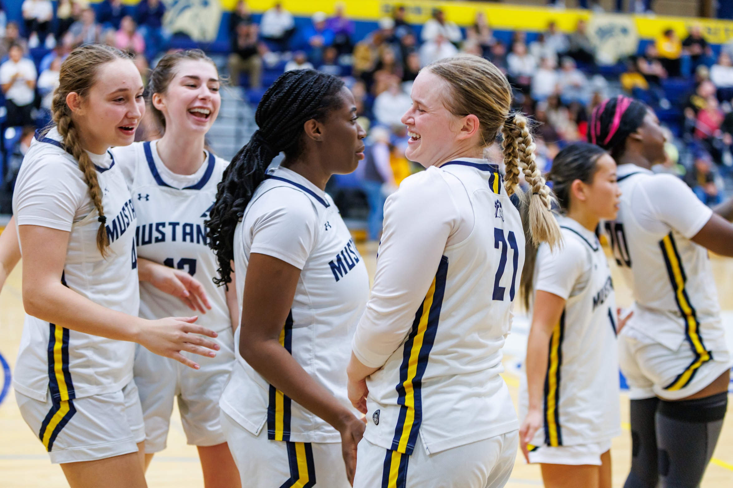 Second-Half Run Pushes Ravens Past Mustangs