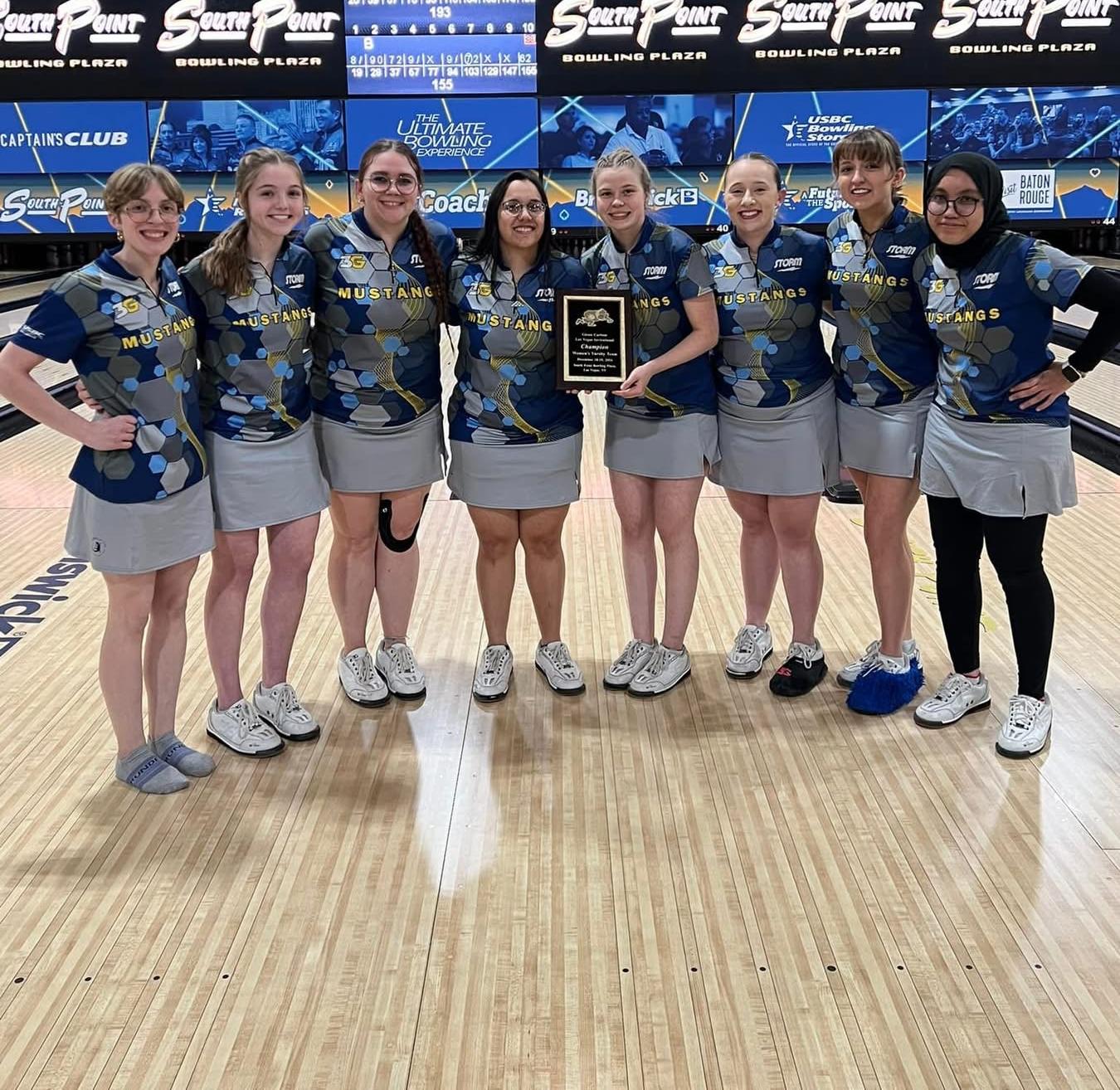 Women's Bowling Wins Glenn Carlson Invitational