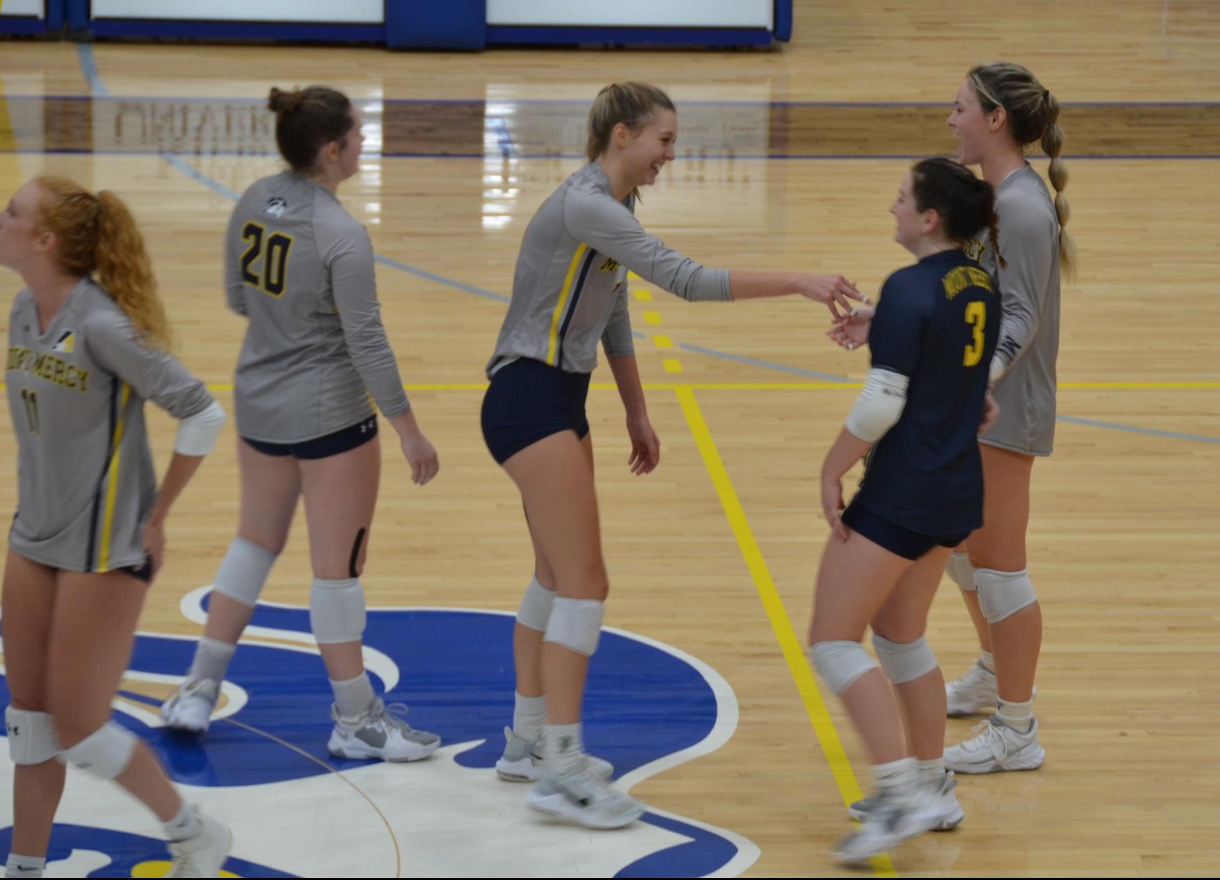 Mount Mercy stays atop North Division with two key, five-set wins