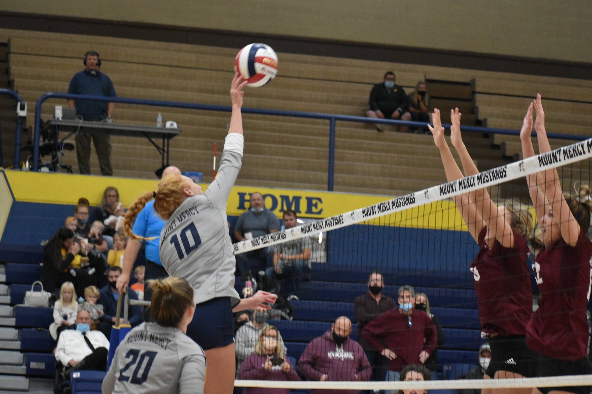 Mustangs split weekend road trip&nbsp;&nbsp;&nbsp;&nbsp;