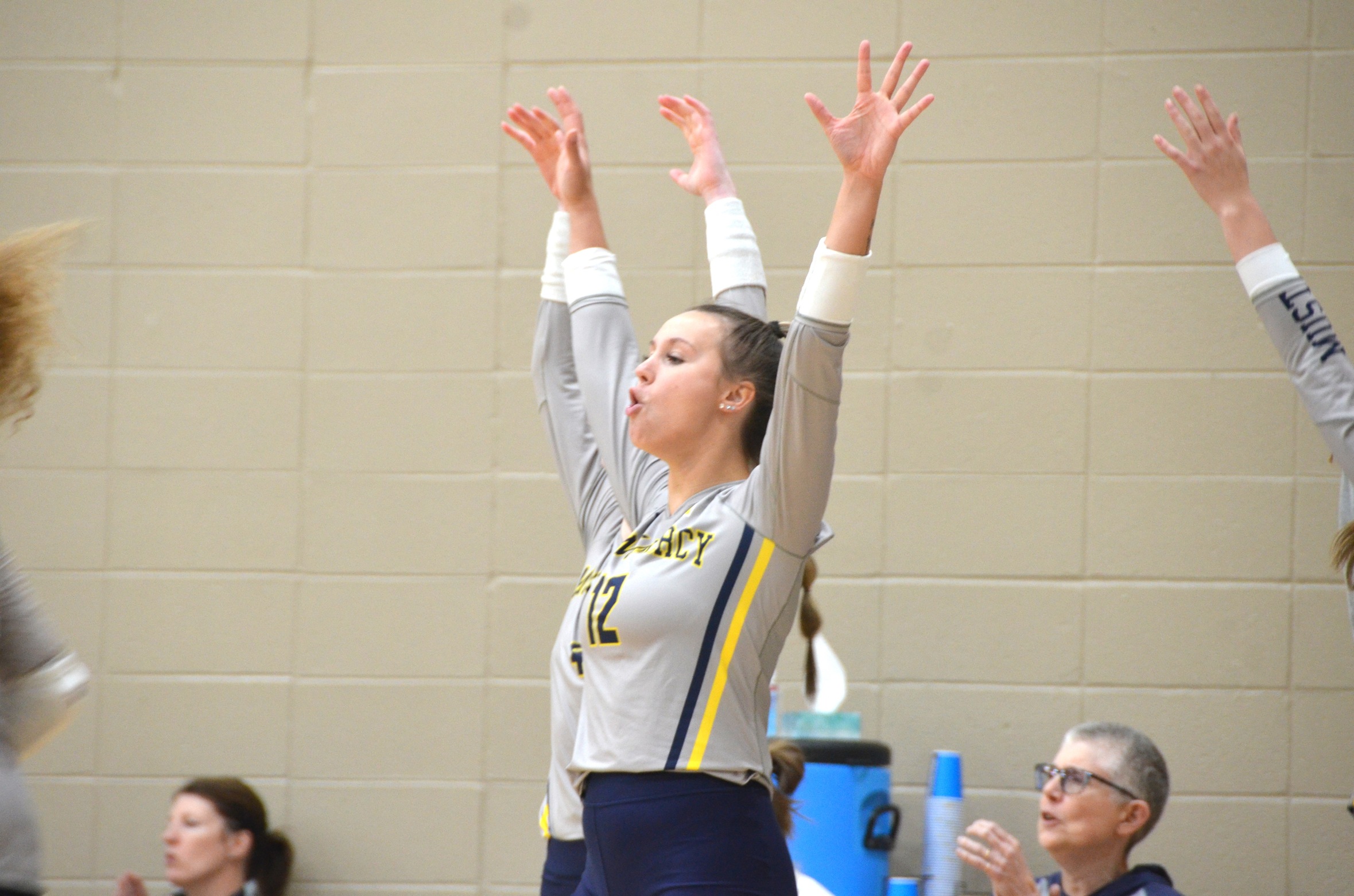 Dominant fourth leads to another five-set victory