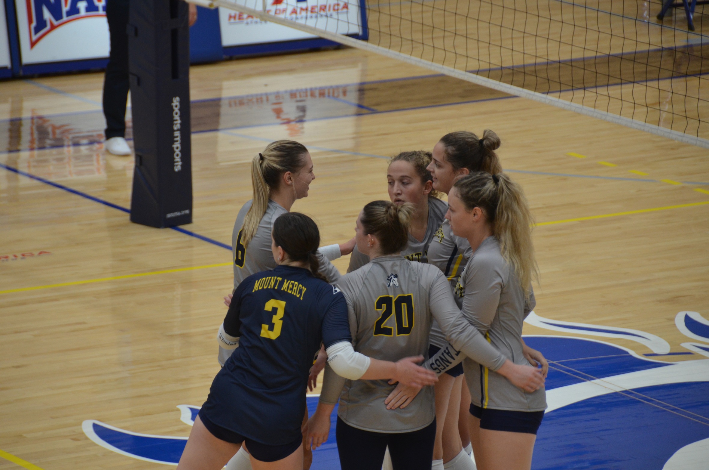 Mustangs Split on Final Day of Weekend Roadtrip